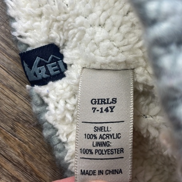 REI Youth Knit Fleece Lined Beanie with PomPom, Winter Hat, Girls size 7-14 - Picture 8 of 8